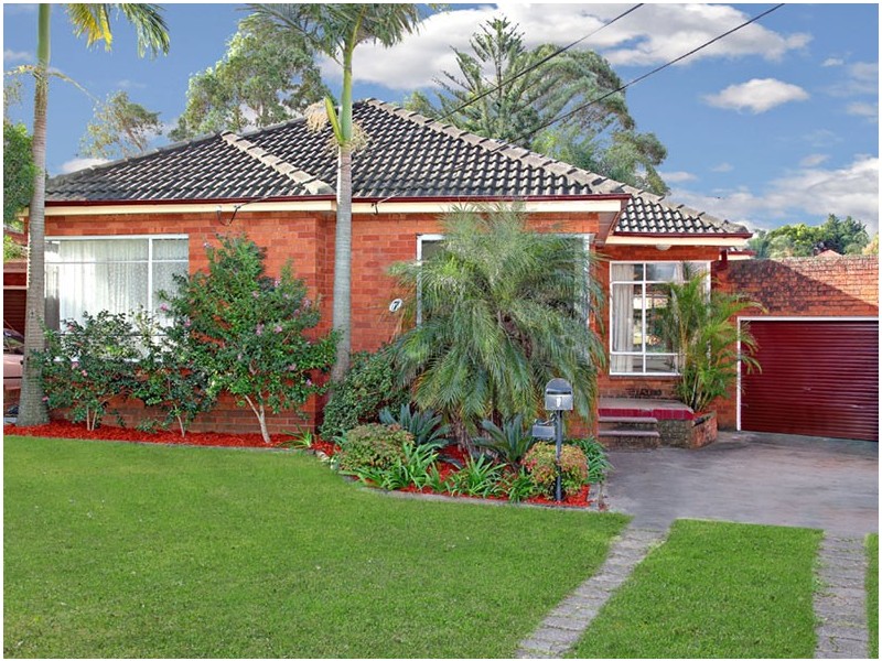 7 Jones Avenue, Kingsgrove NSW 2208