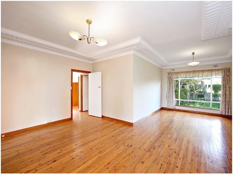 7 Jones Avenue, Kingsgrove NSW 2208