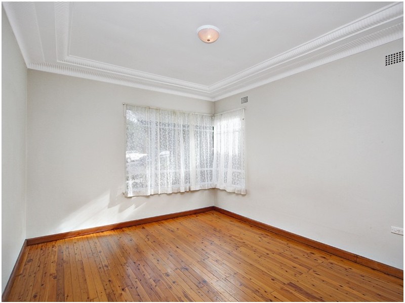 7 Jones Avenue, Kingsgrove NSW 2208