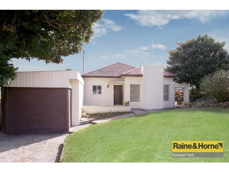 1 Lapis Crescent, Bardwell Valley NSW 2207