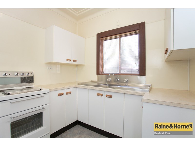 1 Lapis Crescent, Bardwell Valley NSW 2207