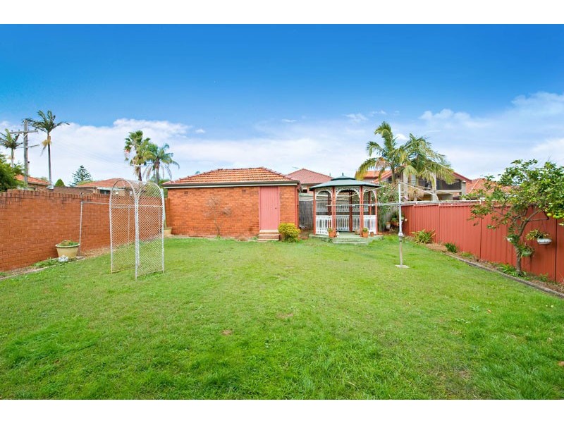 39 Chisholm Avenue, Clemton Park NSW 2206