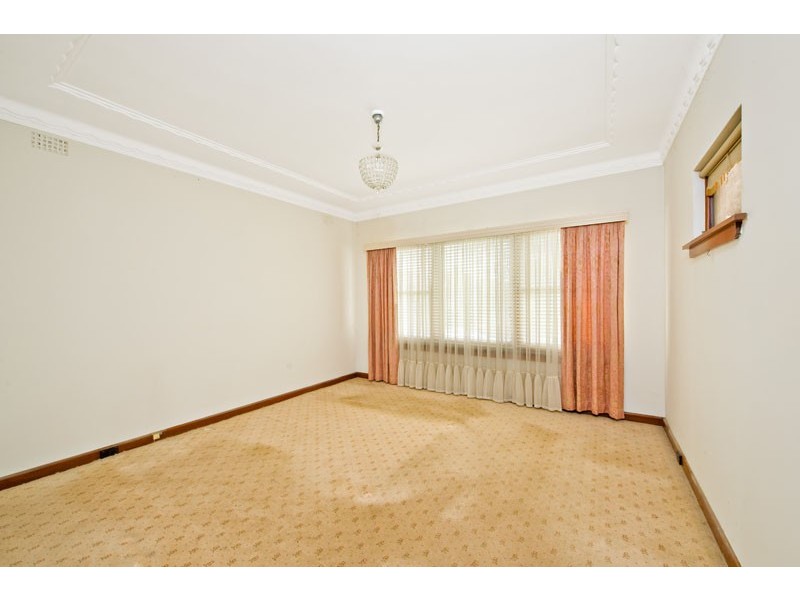 39 Chisholm Avenue, Clemton Park NSW 2206