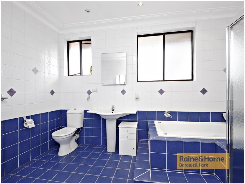 2 Graham Place, Earlwood NSW 2206