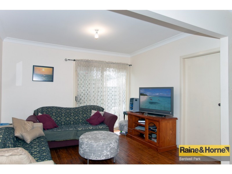 20 Blenman Avenue, Punchbowl NSW 2196