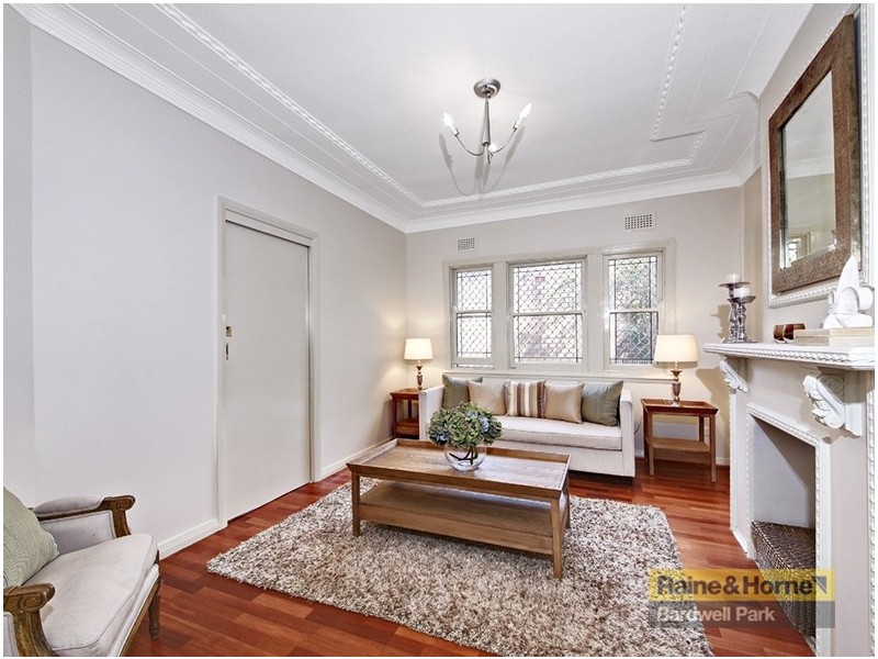 29 Vivienne Street, Kingsgrove NSW 2208