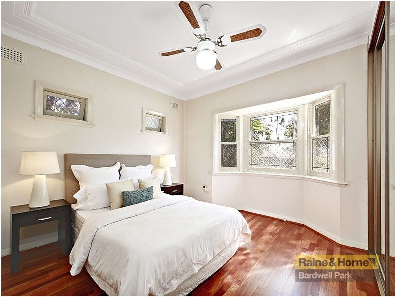 29 Vivienne Street, Kingsgrove NSW 2208