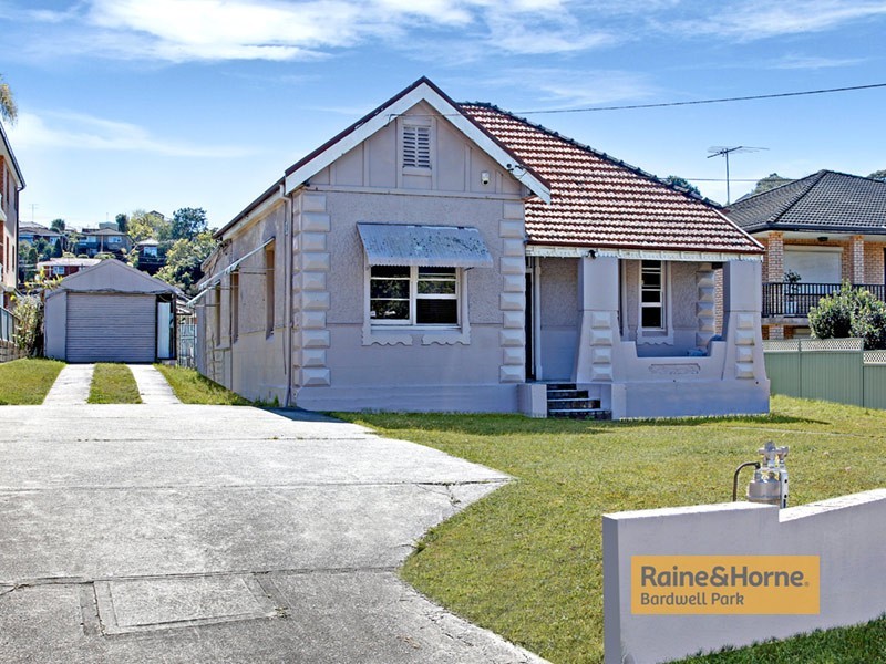 19 Banks Road, Earlwood NSW 2206