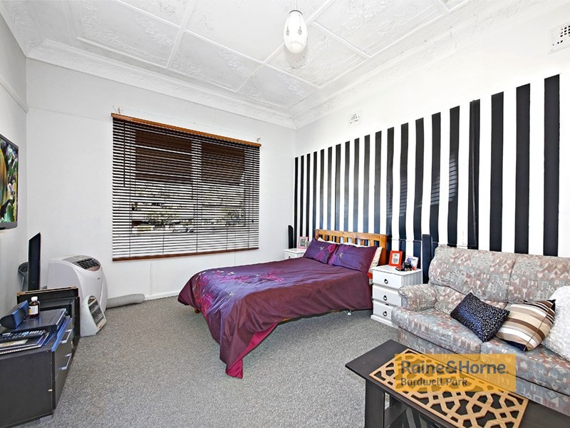 19 Banks Road, Earlwood NSW 2206