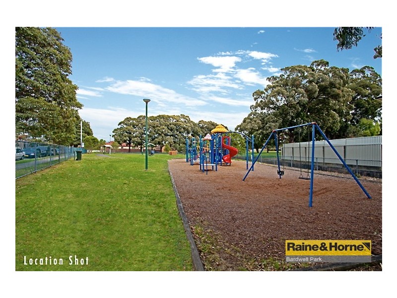 12 Dennis Place, Beverly Hills NSW 2209