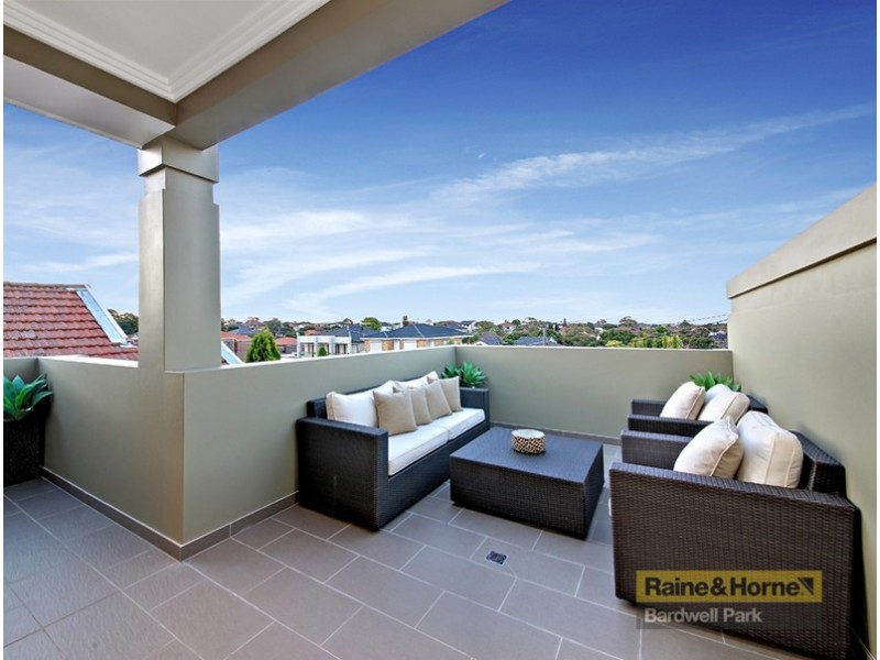 2B Kitchener Avenue, Earlwood NSW 2206