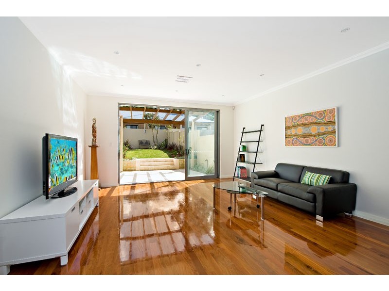 2/96 Garnet Street, Hurlstone Park NSW 2193