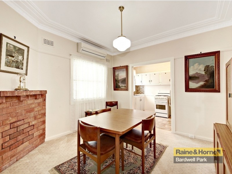 3 Glamis Street, Kingsgrove NSW 2208