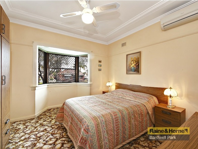 3 Glamis Street, Kingsgrove NSW 2208