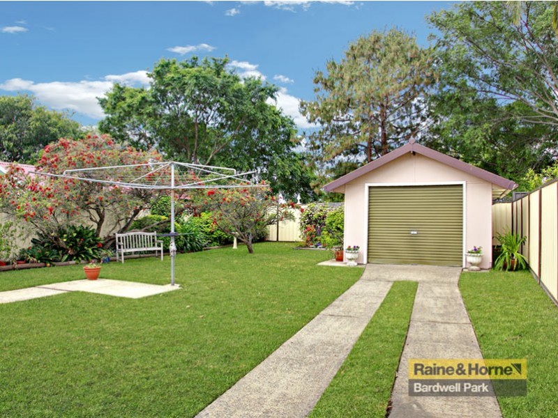 3 Glamis Street, Kingsgrove NSW 2208