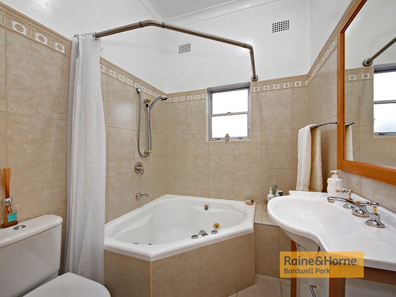 17 Ryrie Road, Earlwood NSW 2206