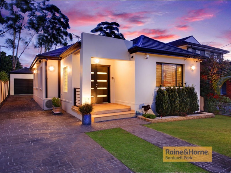 15 Simmons Road, Kingsgrove NSW 2208