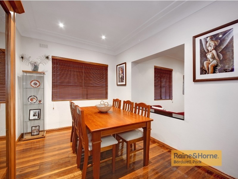 15 Simmons Road, Kingsgrove NSW 2208