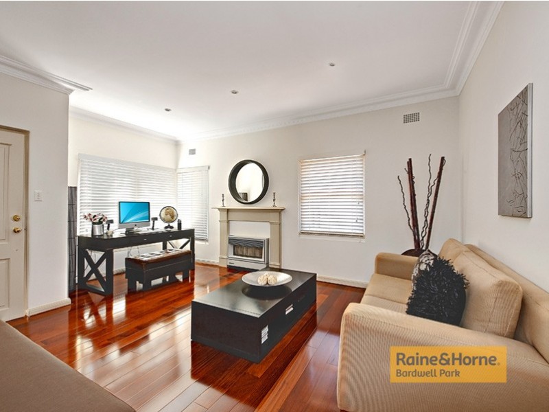 12 Kiewarra Street, Kingsgrove NSW 2208