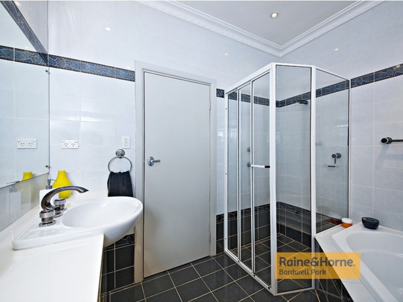 12 Kiewarra Street, Kingsgrove NSW 2208