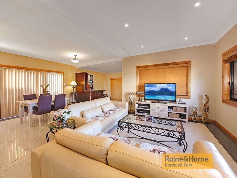 4 Roy Street, Kingsgrove NSW 2208