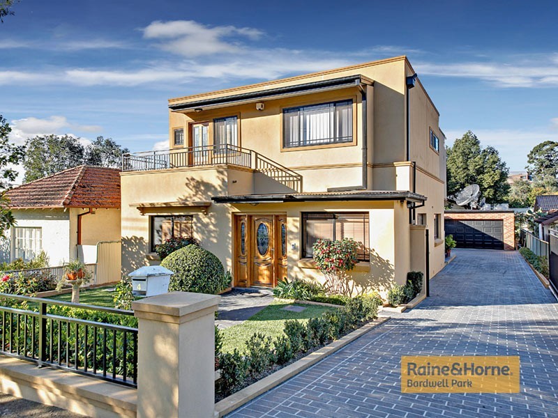 4 Roy Street, Kingsgrove NSW 2208