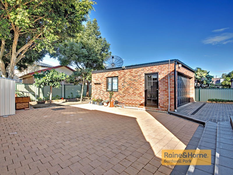 4 Roy Street, Kingsgrove NSW 2208
