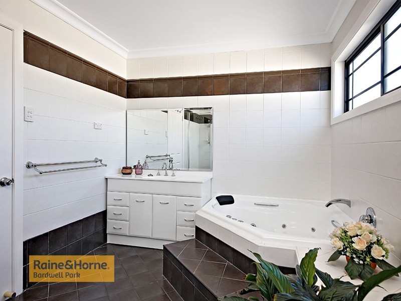 4 Roy Street, Kingsgrove NSW 2208