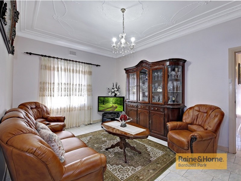 33 River Street, Earlwood NSW 2206