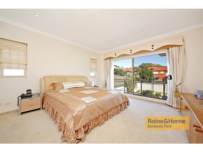 7 Woorail Avenue, Kingsgrove NSW 2208