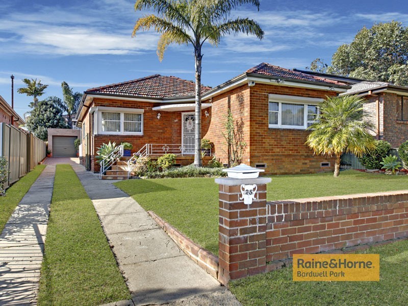 25 Carrisbrook Avenue, Bexley North NSW 2207