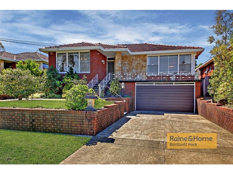 8 Gregory Crescent, Beverly Hills NSW 2209