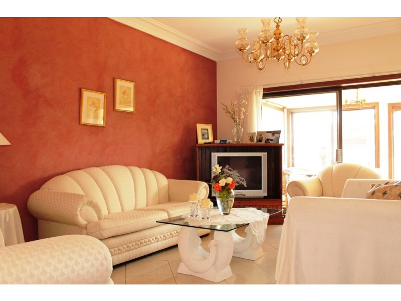 28 Clisdell Avenue, Canterbury NSW 2193