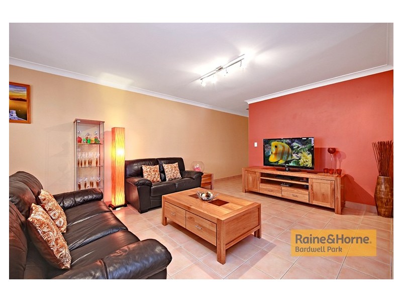 1 Hillview Street, Roselands NSW 2196