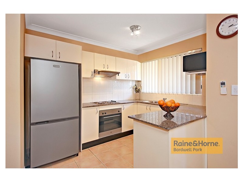 1 Hillview Street, Roselands NSW 2196