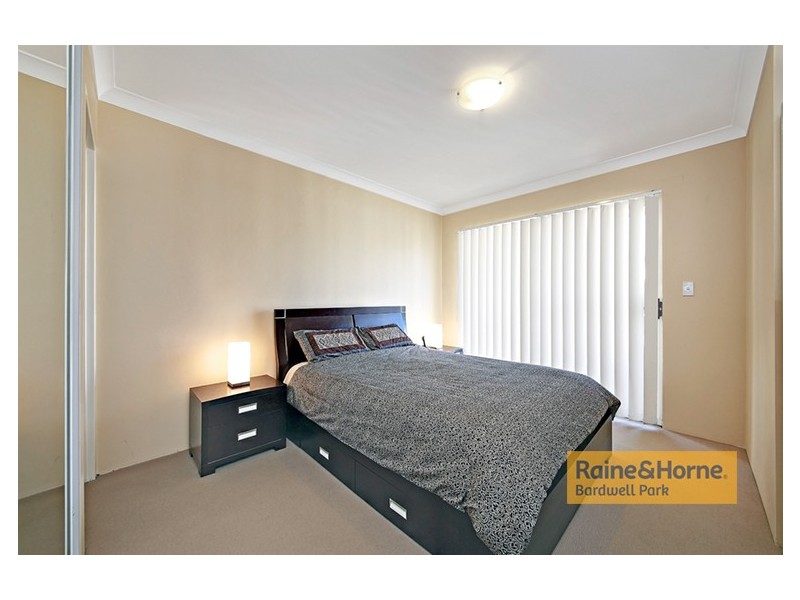 1 Hillview Street, Roselands NSW 2196