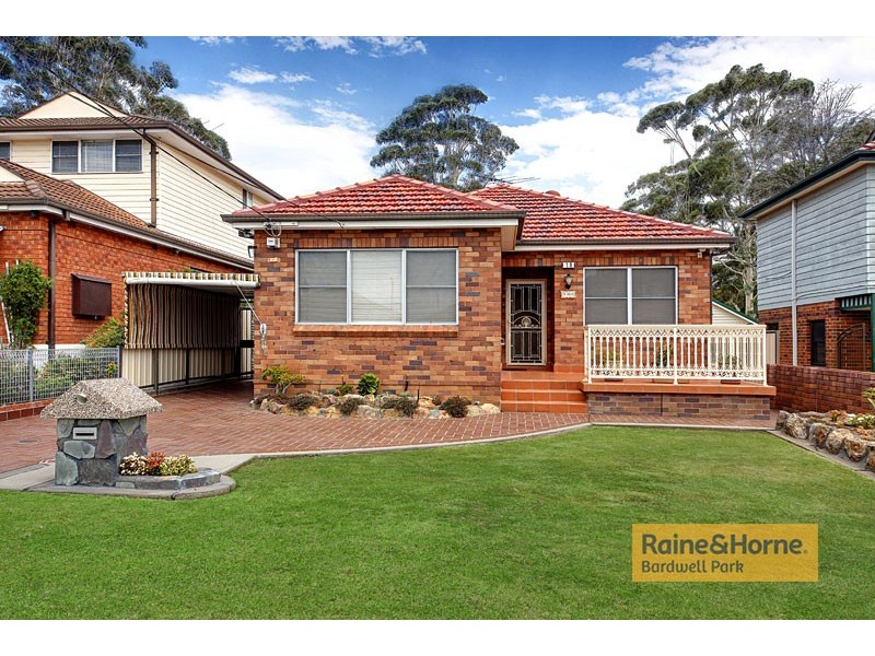 19 Simmons Road, Kingsgrove NSW 2208
