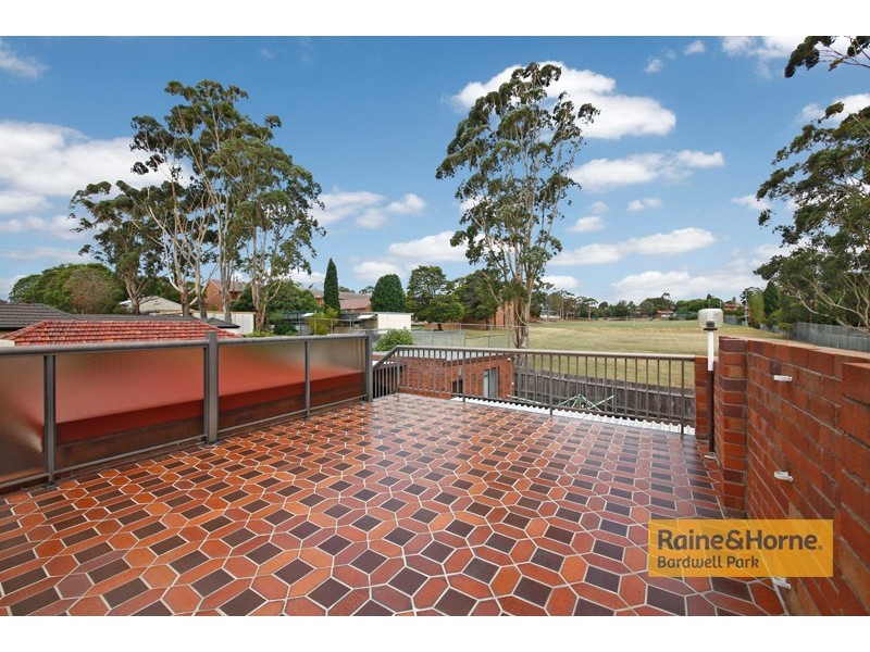 19 Simmons Road, Kingsgrove NSW 2208