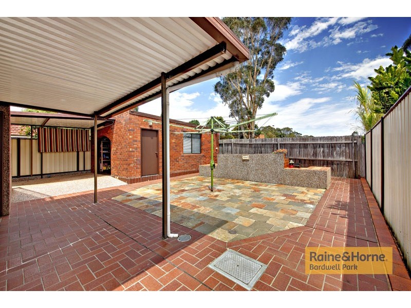 19 Simmons Road, Kingsgrove NSW 2208