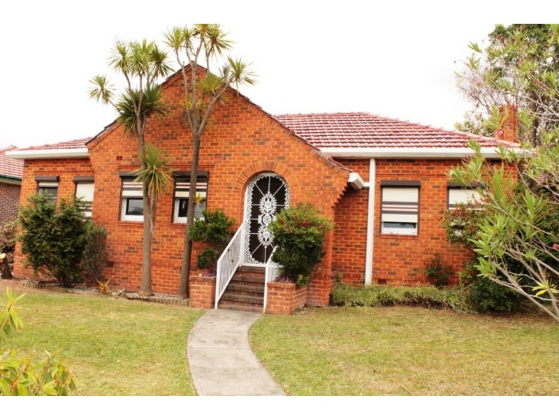 5 Flat Rock Road, Kingsgrove NSW 2208