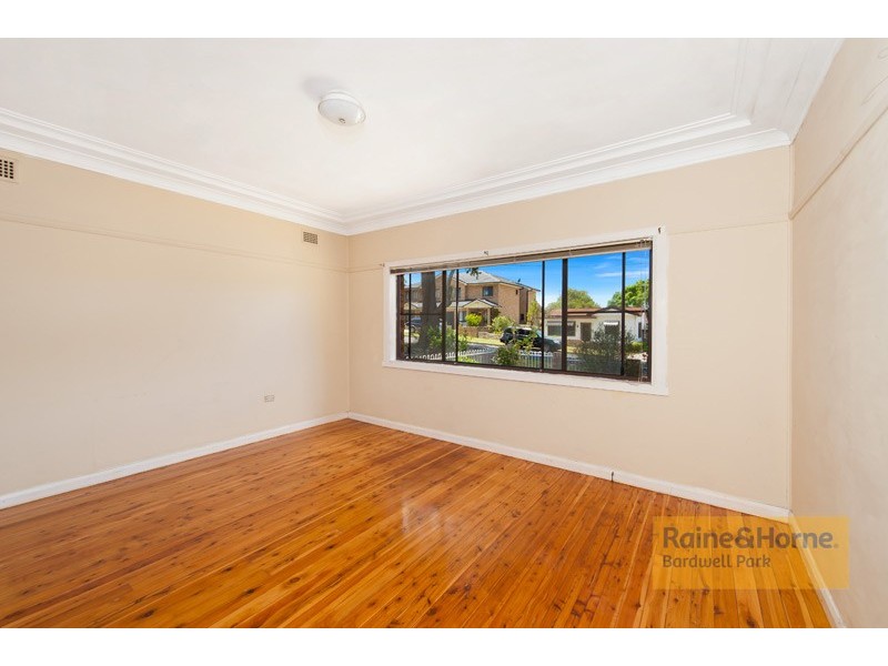 9 Clarke Street North, Peakhurst NSW 2210