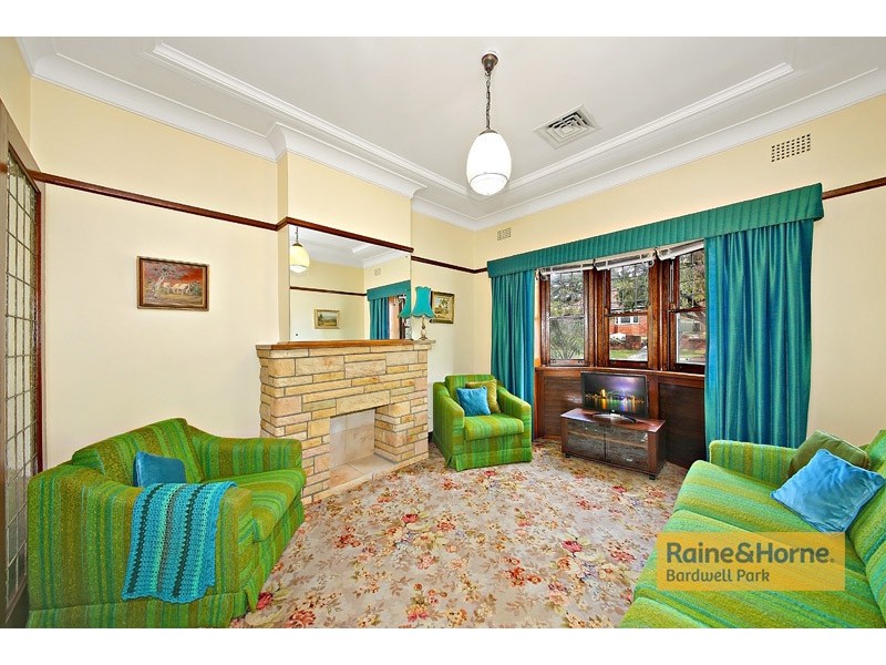 6 Arncliffe Road, Earlwood NSW 2206