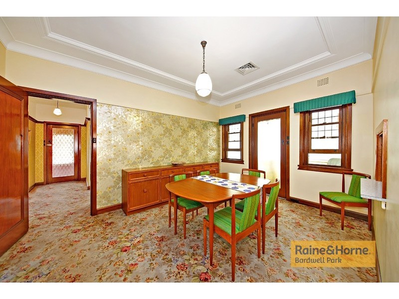 6 Arncliffe Road, Earlwood NSW 2206