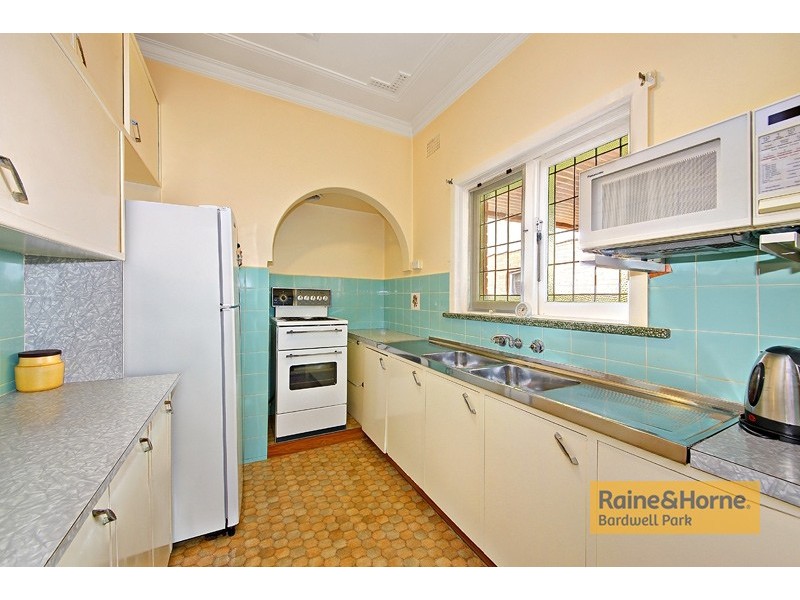 6 Arncliffe Road, Earlwood NSW 2206