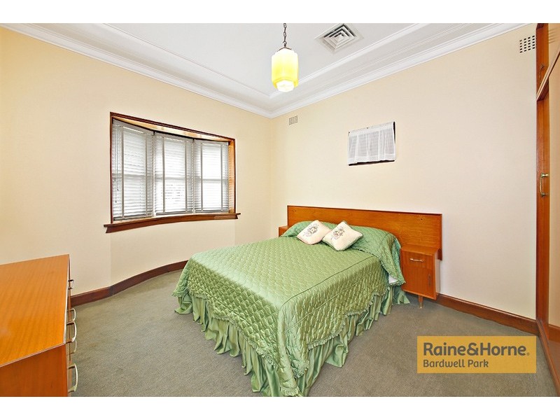 6 Arncliffe Road, Earlwood NSW 2206