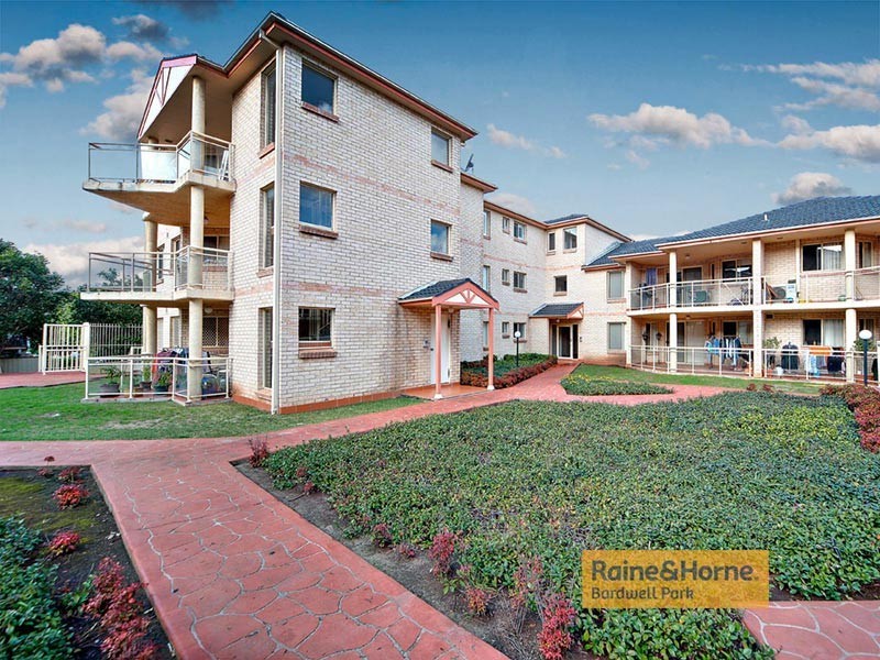 18/1 Hillview Street, Roselands NSW 2196