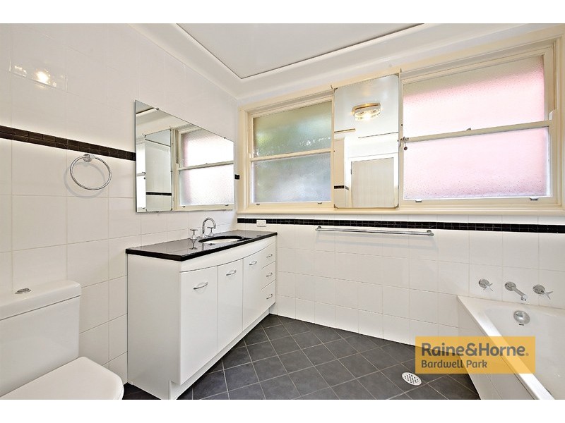 5 Lapis Crescent, Bardwell Valley NSW 2207