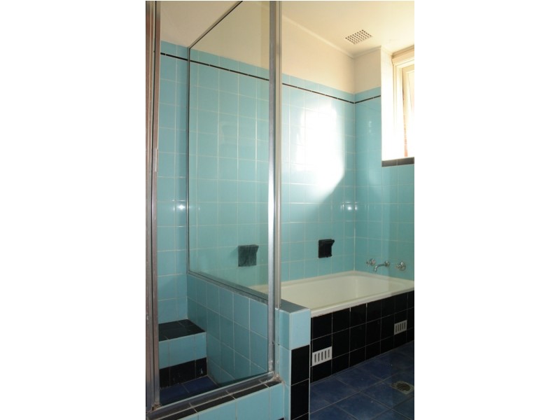 1 Bettina Court, Greenacre NSW 2190