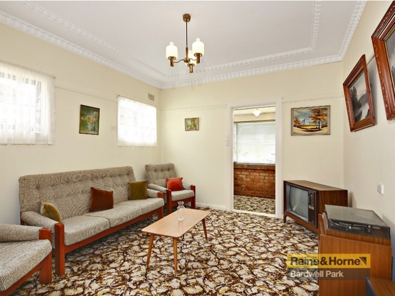 3 Glamis Street, Kingsgrove NSW 2208