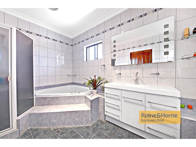 24 Wolli Street, Kingsgrove NSW 2208